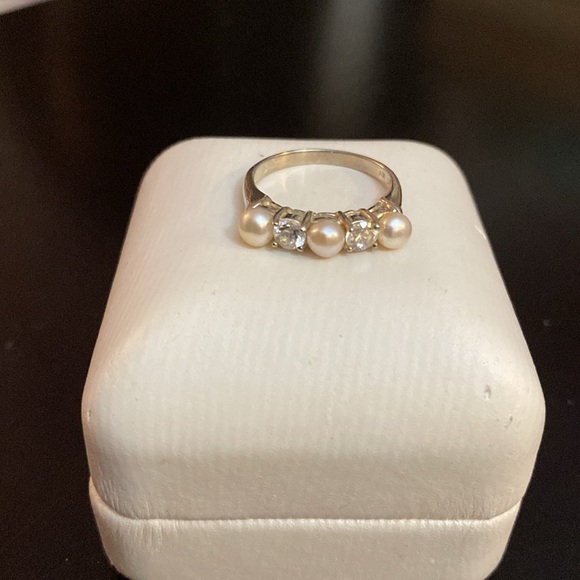 Vintage 925 Sterling Silver Cubic Zirconia ring - Picture 2 of 6